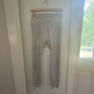GymShark size large full length leggings gray with yellow and green